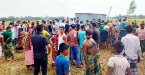 ধানকাটা শ্রমিককে গলা কেটে হত্যা বিশ্রামের সময় 