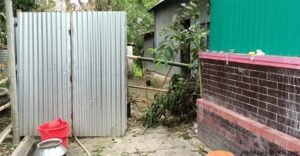 একঘরে এসএসসি পরীক্ষার্থীর পরিবার কথা বলা কেনাকাটা বন্ধ